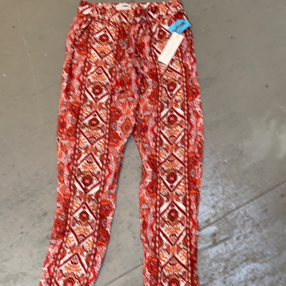 Cute printed pants! Elastic waist and drawstring for comfort